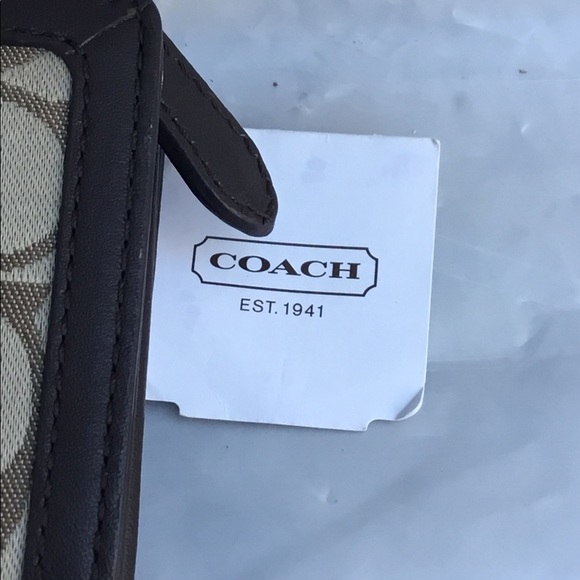 Monogramed Coach wallet - Picture 4 of 8